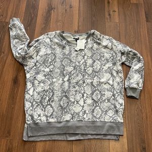 🆕Anthro Z Supply Snake Skin Weekender Long Sleeve Pullover -SHIPS SAME DAY📦‼️